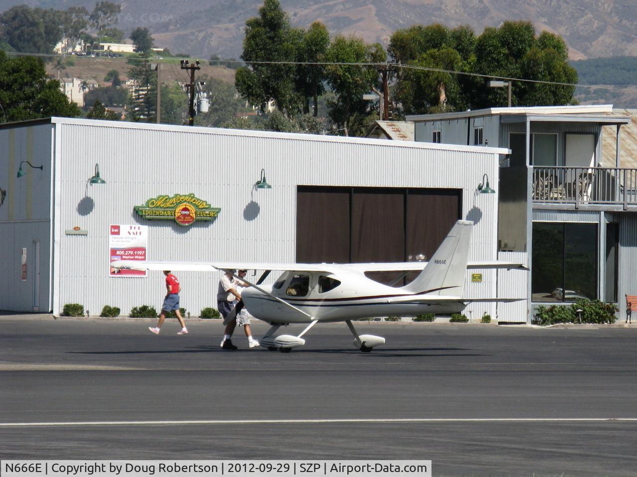 N666E, 1997 Stoddard-Hamilton GlaStar GS-1 C/N 5273, 1997 Powers GS-1 GlaStar, Lycoming O-320, near fuel dock
