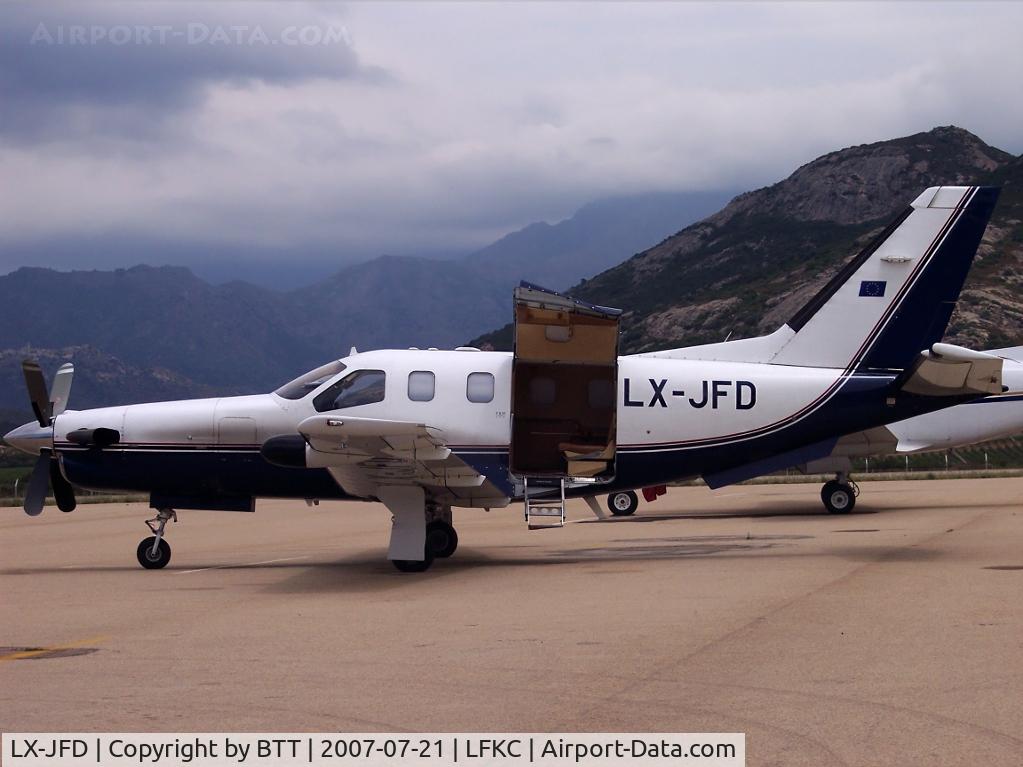 LX-JFD, 2001 Socata TBM-700 C/N 199, Parked