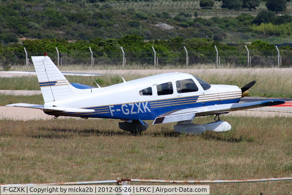 F-GZXK, Piper PA-28-181 ARCHER C/N 28-90094, Parked