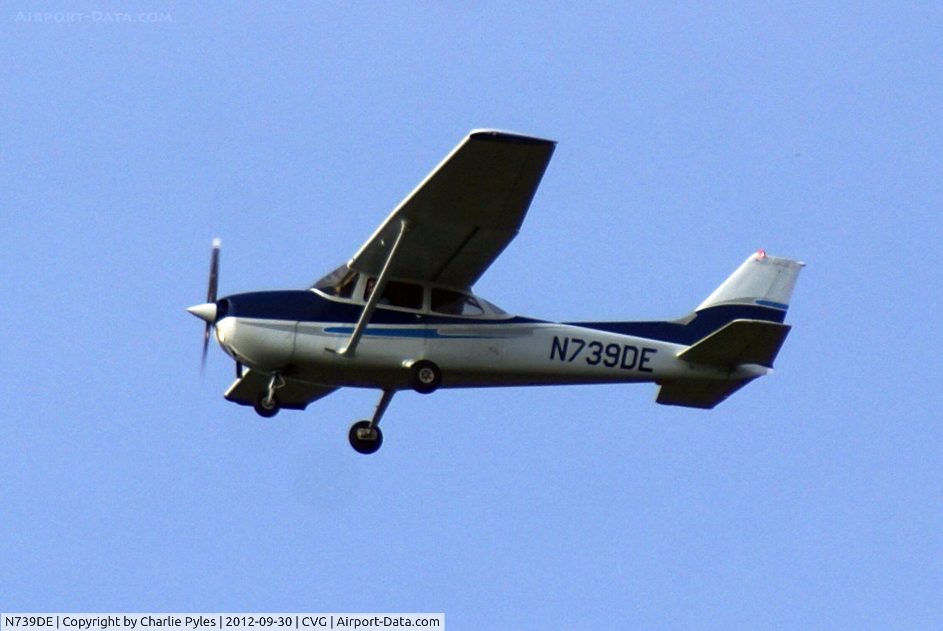 N739DE, 1978 Cessna 172N C/N 17270454, Over CVG this afternoon.