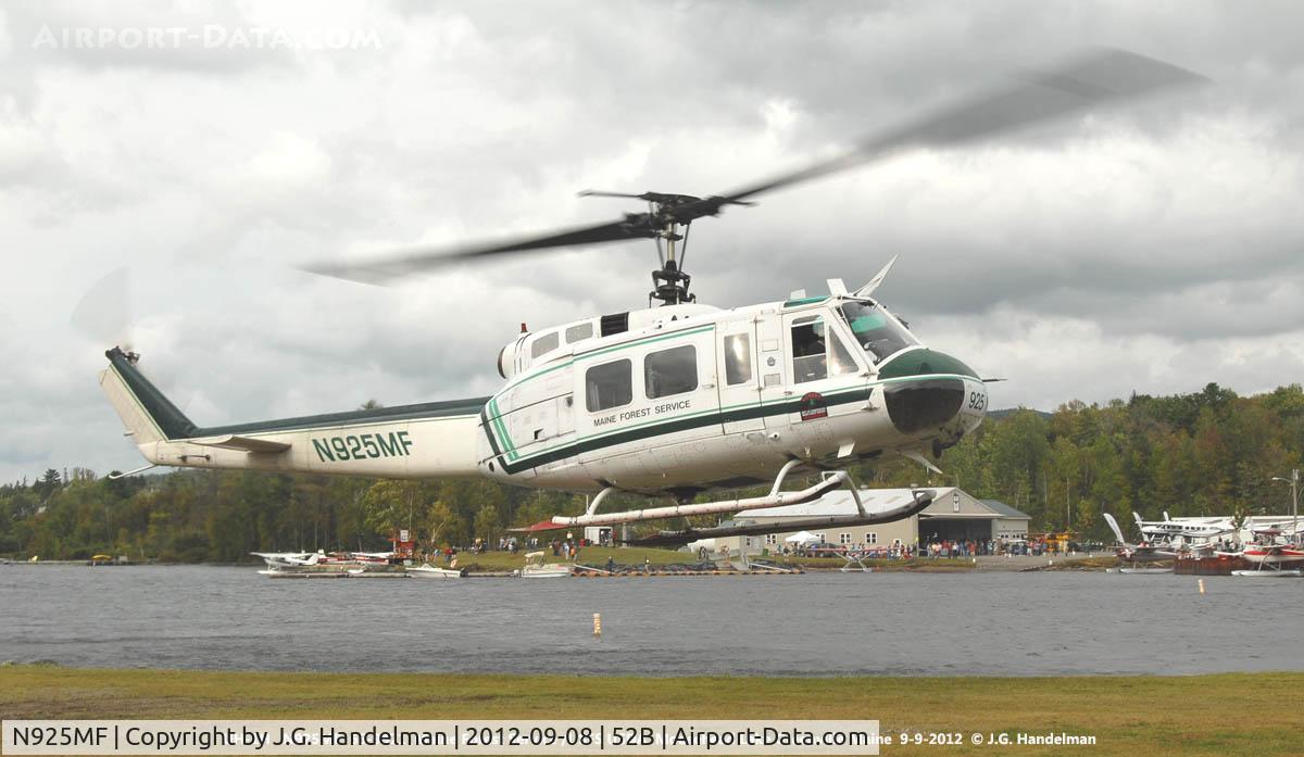 N925MF, Bell UH-1H C/N 65-9871, Lift Off