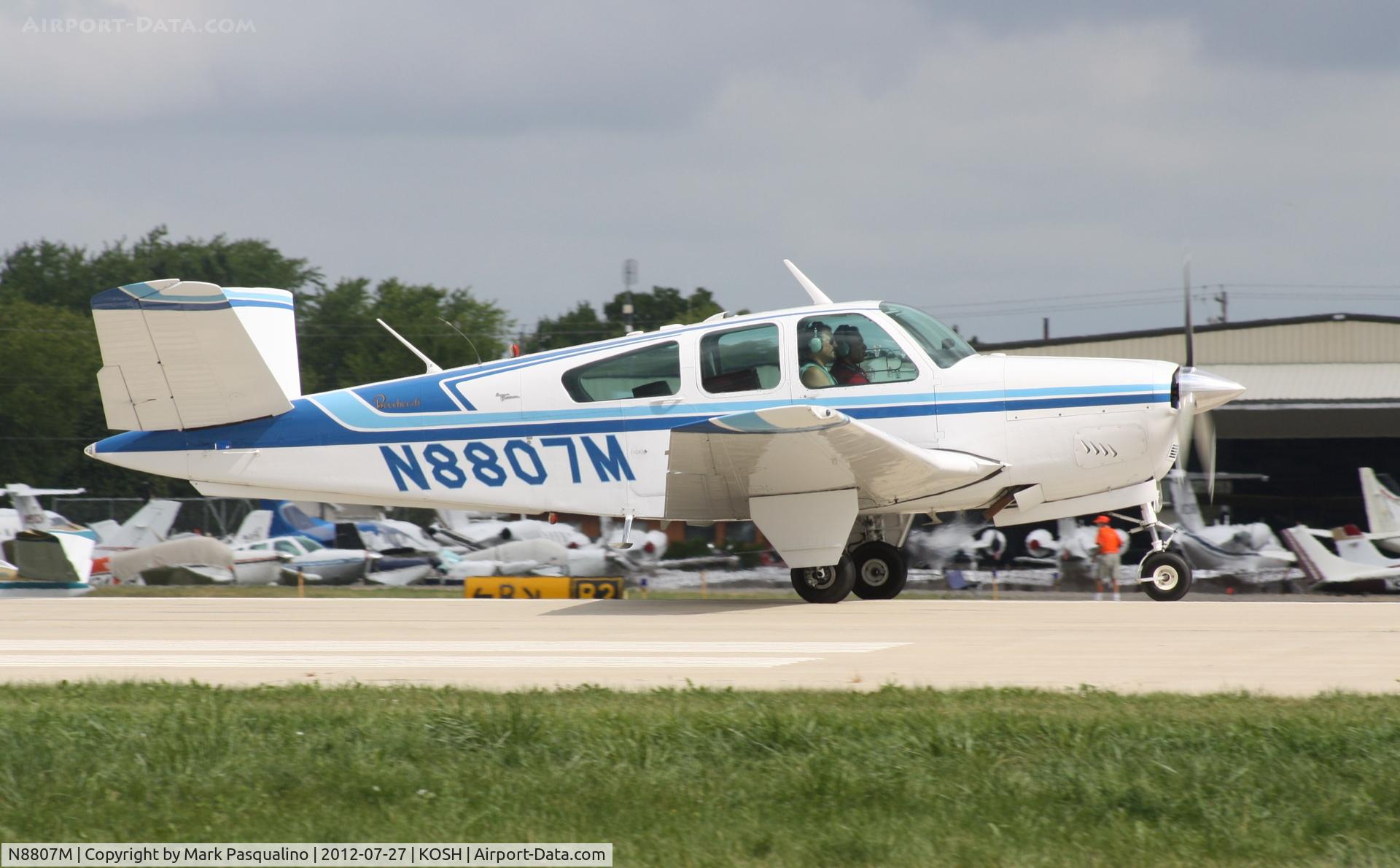 N8807M, 1964 Beech S35 Bonanza C/N D-7330, Beech S35
