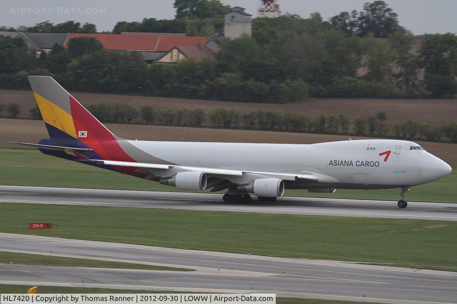 HL7420, 1995 Boeing 747-48EF (SCD) C/N 25783, Asiana Boeing 747