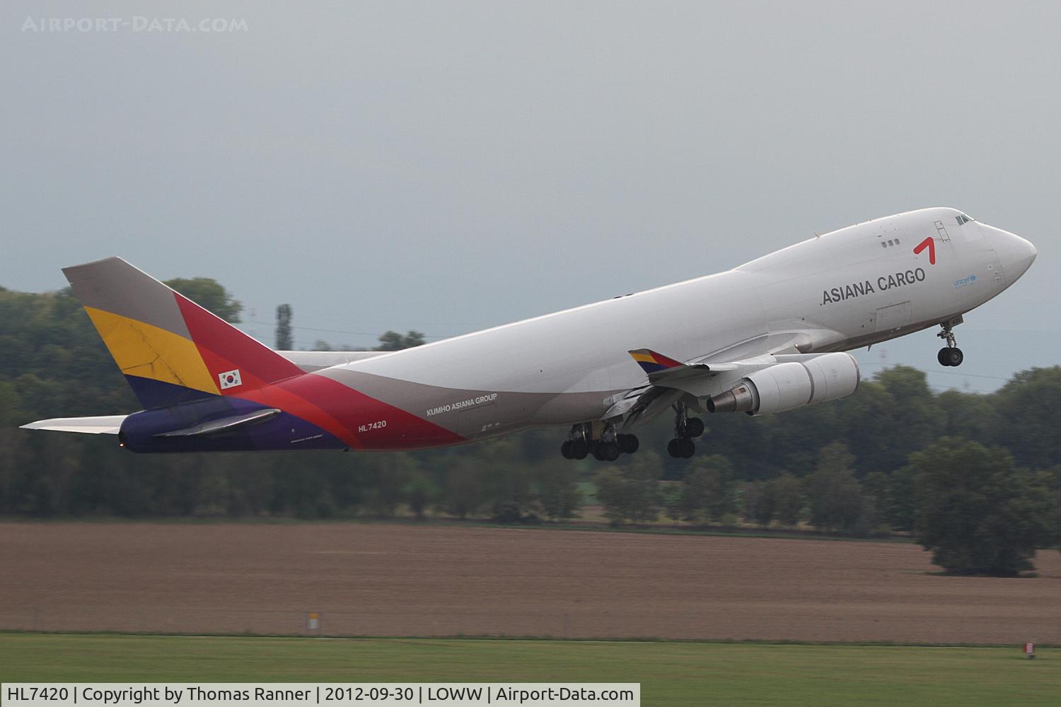 HL7420, 1995 Boeing 747-48EF (SCD) C/N 25783, Asiana Boeing 747