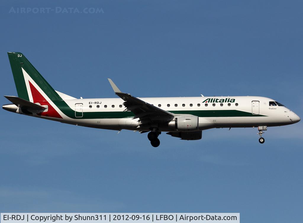 EI-RDJ, 2012 Embraer 175LR (ERJ-170-200LR) C/N 17000342, Landing rwy 14R