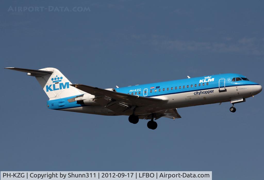PH-KZG, 1996 Fokker 70 (F-28-0070) C/N 11578, Landing rwy 14R in new c/s
