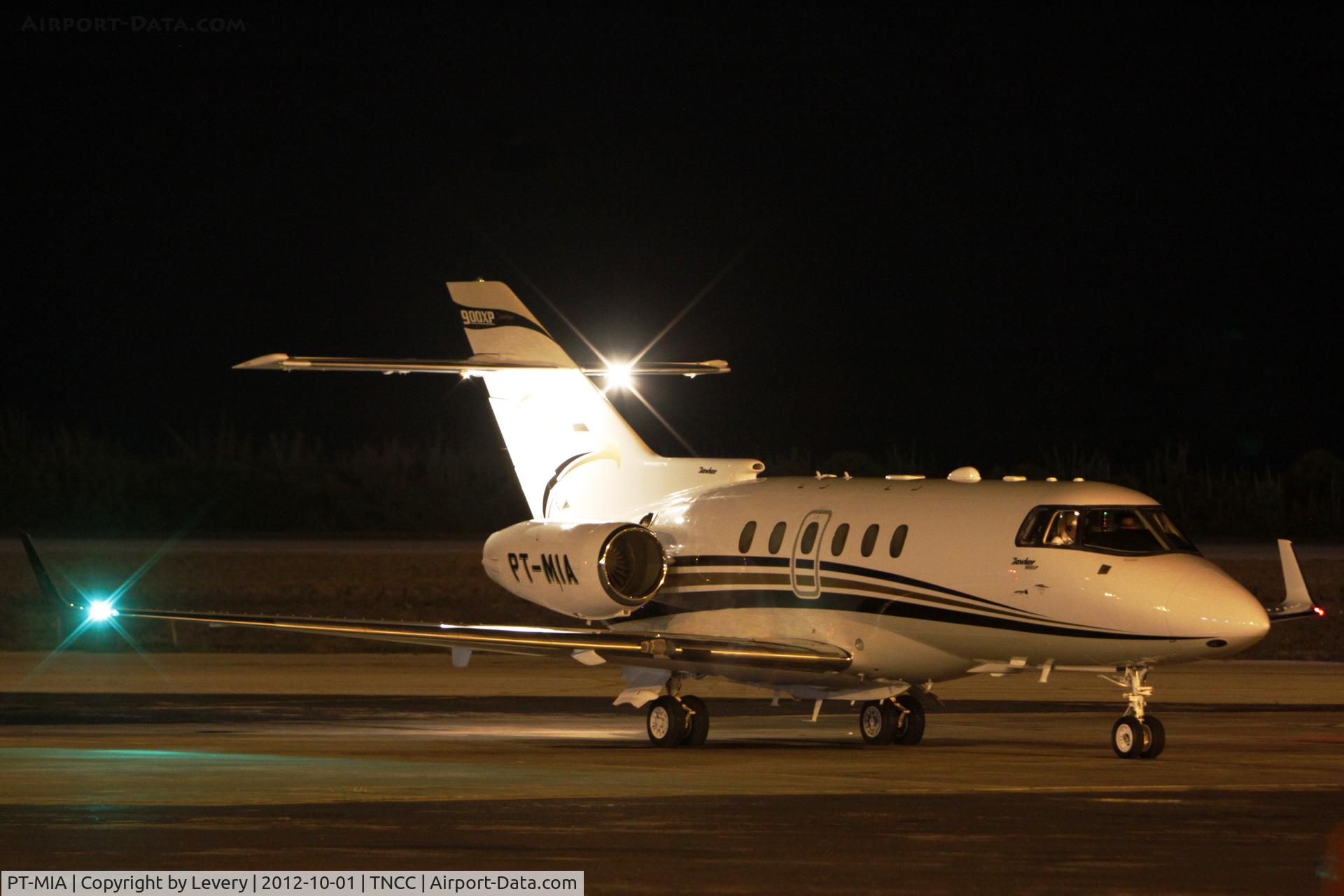 PT-MIA, 2012 Hawker Beechcraft 900XP C/N HA-0206, Ready for departure!!