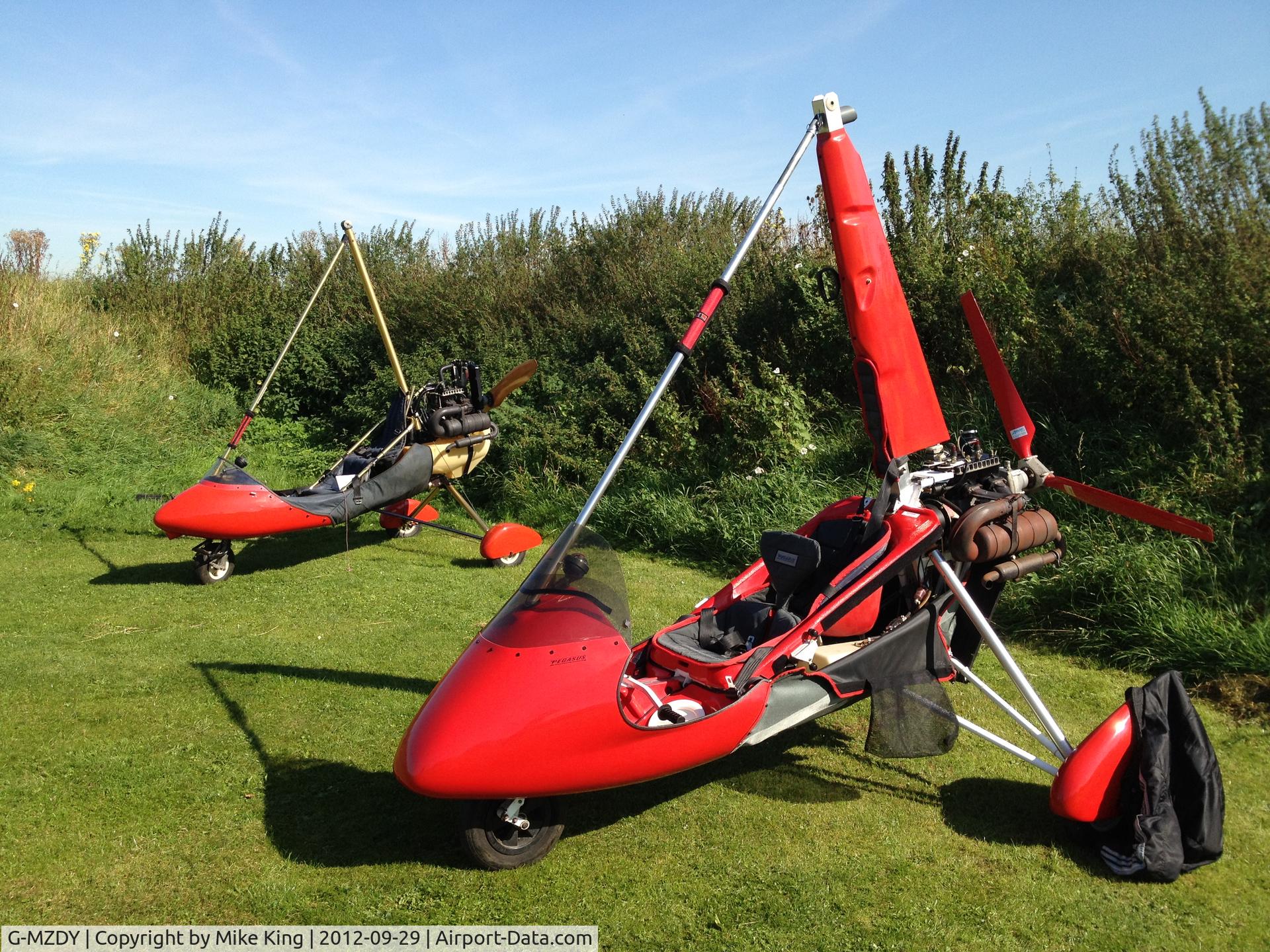G-MZDY, 1996 Pegasus Quantum 15 C/N 7263, On Sunny Day, Cleaning at Yatesbury, next to Joust's Q Wing