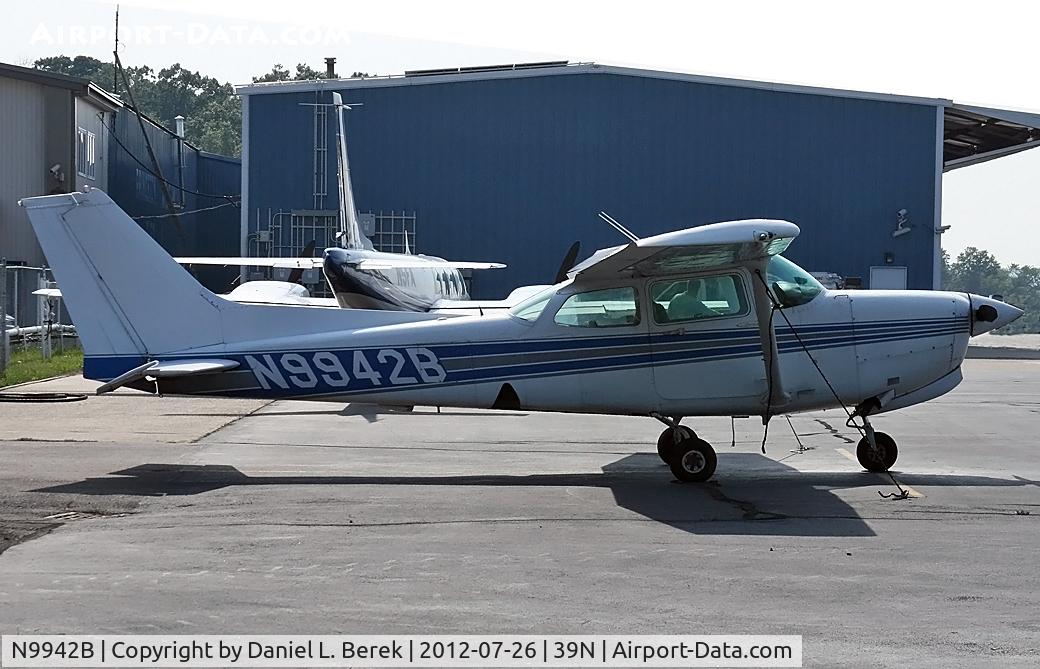 N9942B, 1982 Cessna 172RG Cutlass RG C/N 172RG1089, Handsome Cutlass RG at home at Princeton Airport, Rocky Hill, NJ