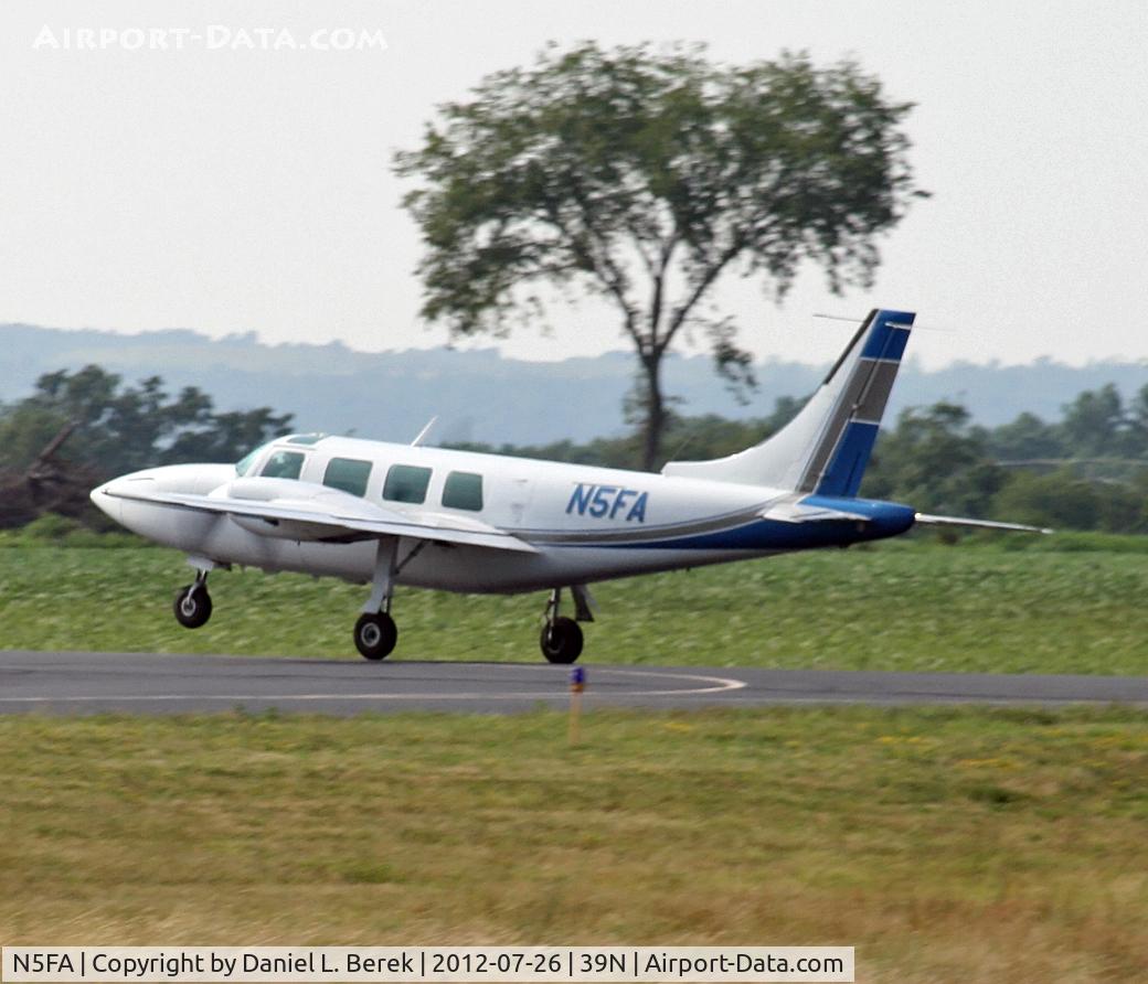 N5FA, Smith Aerostar 600 C/N 600310115, An Aerostar unsticks, reaches for the sky for her return journey to Pennsylvania.