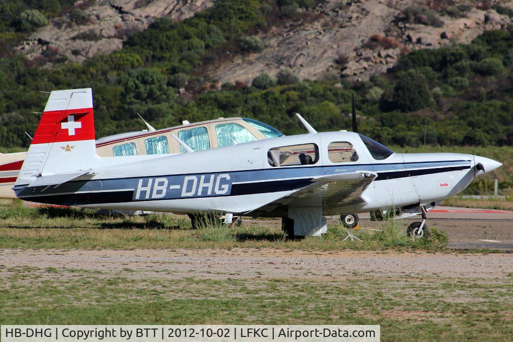 HB-DHG, 1988 Mooney M20K252 TSE C/N 25-1170, Parked