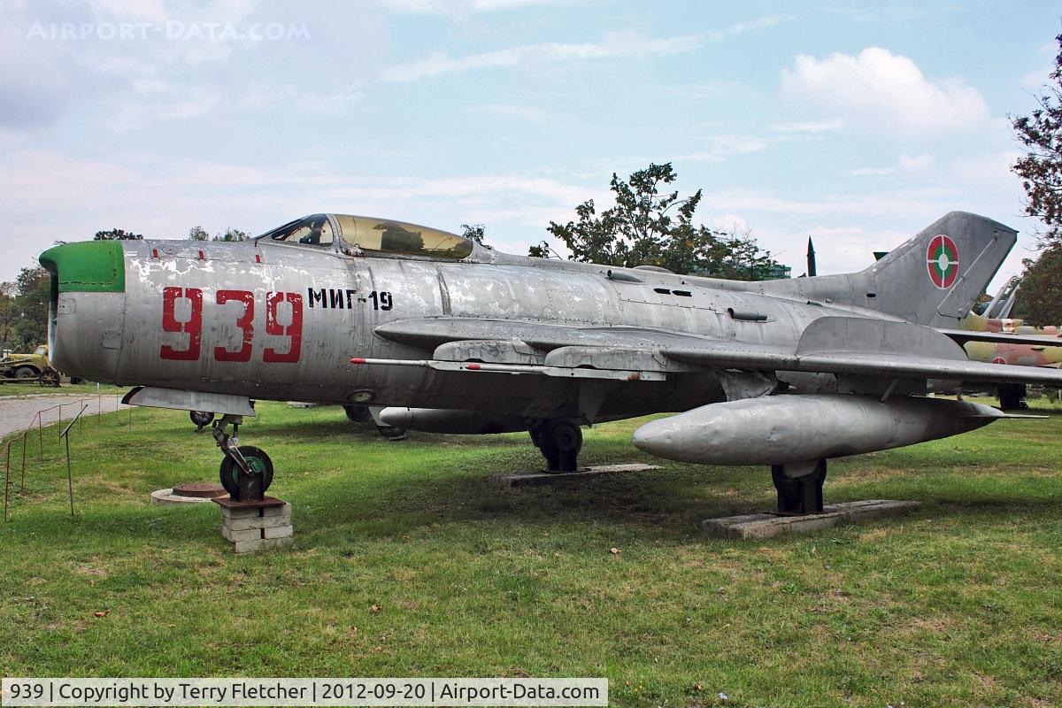 939, Mikoyan-Gurevich MiG-19PM C/N 65210939, Exhibited at Military Museum in Sofia