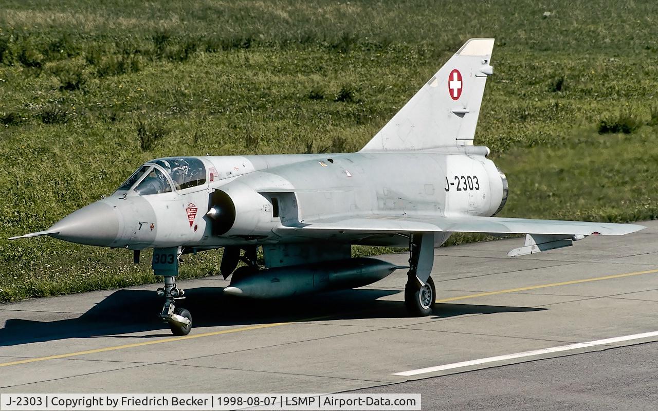 J-2303, Dassault (F+W Emmen) Mirage IIIS C/N 993, taxying to the active