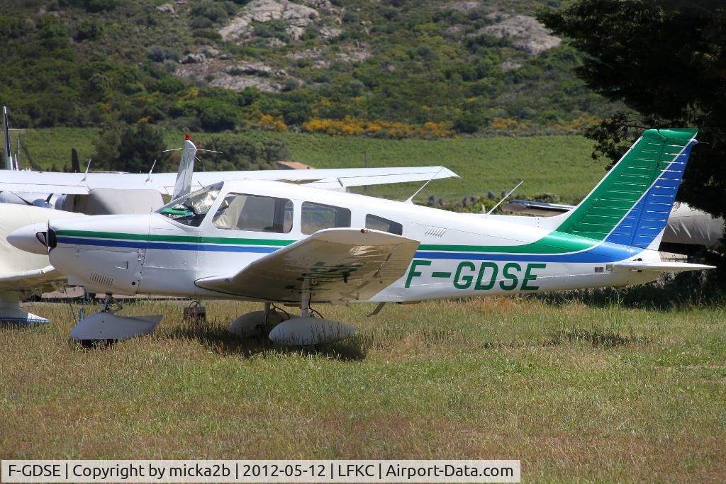F-GDSE, Piper PA-28-181 C/N 28-7790451, Parked