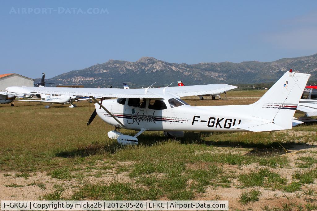 F-GKGU, Cessna 172R Skyhawk C/N 172-80338, Parked