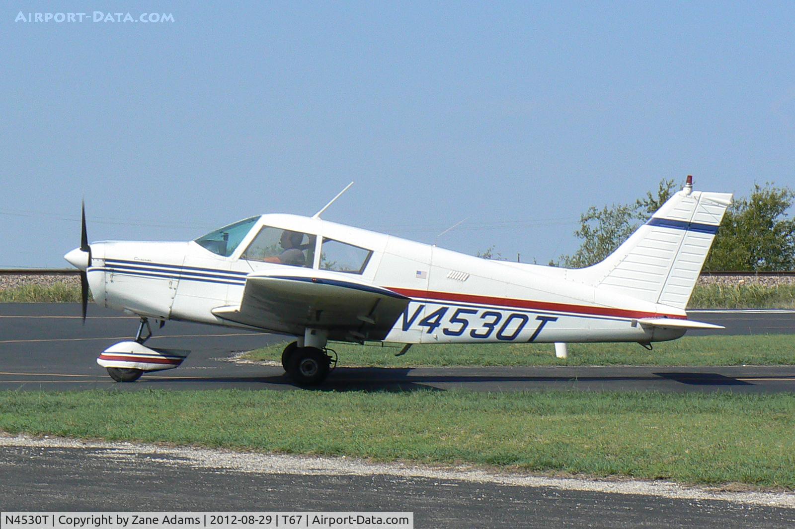 N4530T, 1972 Piper PA-28-140 C/N 287225181, At Hicks Field - Fort Worth, TX