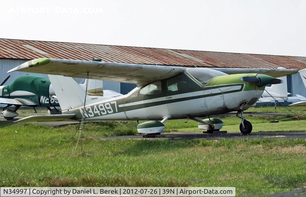 N34997, 1974 Cessna 177B Cardinal C/N 17702147, Her paint fading, this old girl is starting to show her age.  But, heck, with a quick respray, she'll be good as new!