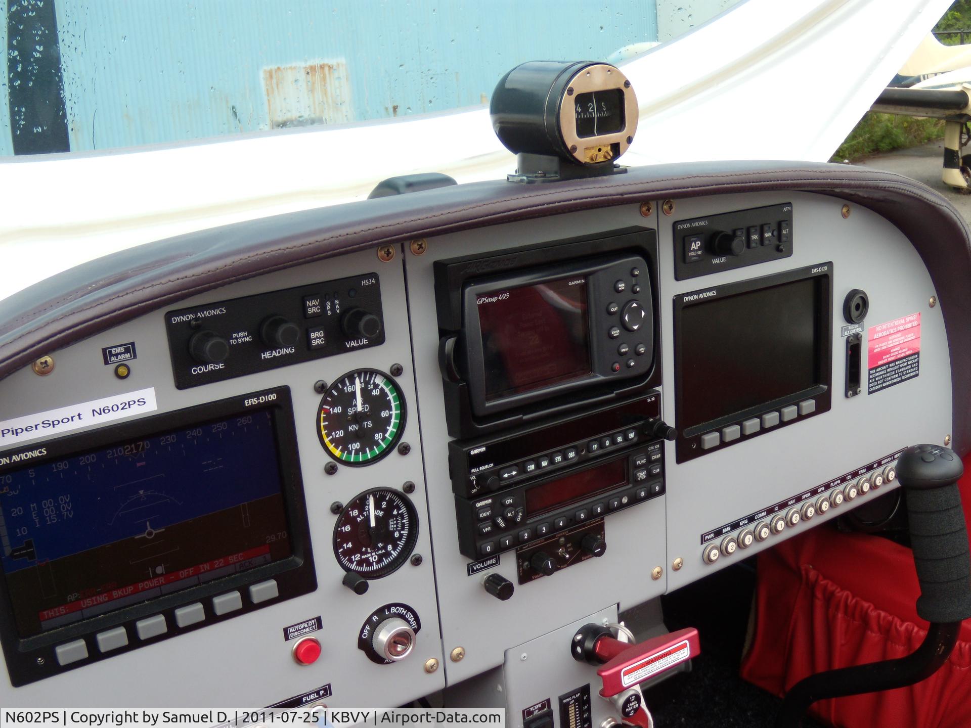 N602PS, 2010 SportCruiser (PiperSport) Piper Sport C/N P1001006, N602PS panel.