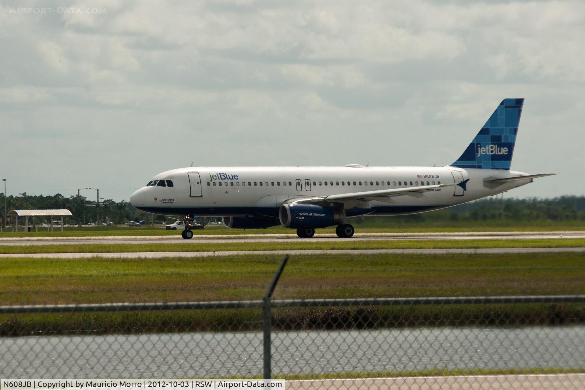 N608JB, 2005 Airbus A320-232 C/N 2415, Taking Off RWY 6