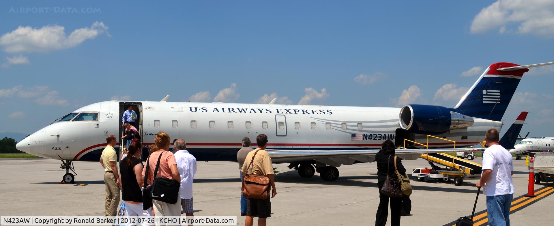 N423AW, 2002 Bombardier CRJ-200LR (CL-600-2B19) C/N 7636, CHO,,VA