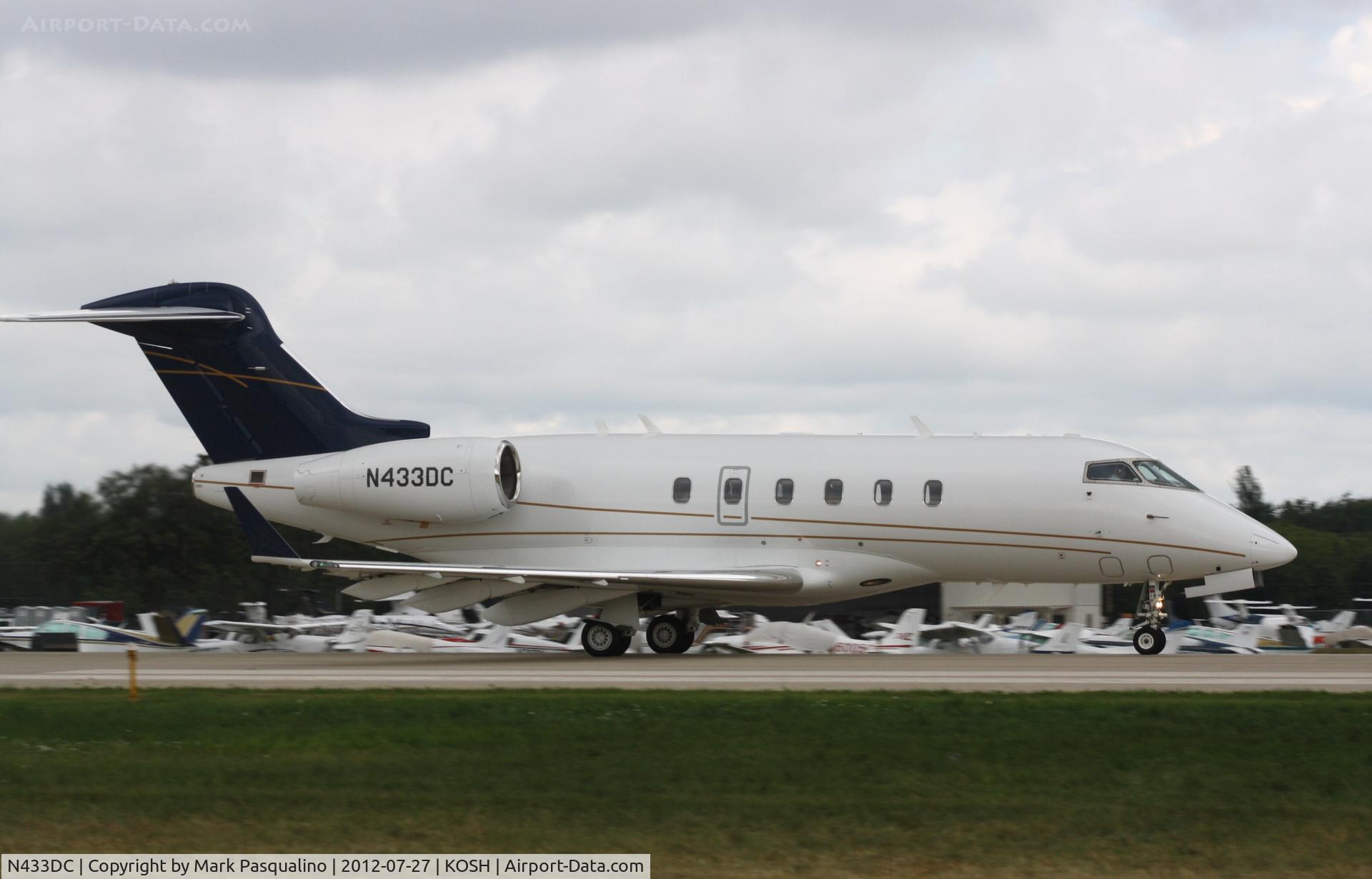N433DC, 2006 Bombardier Challenger 300 (BD-100-1A10) C/N 20133, BD-100-1A10