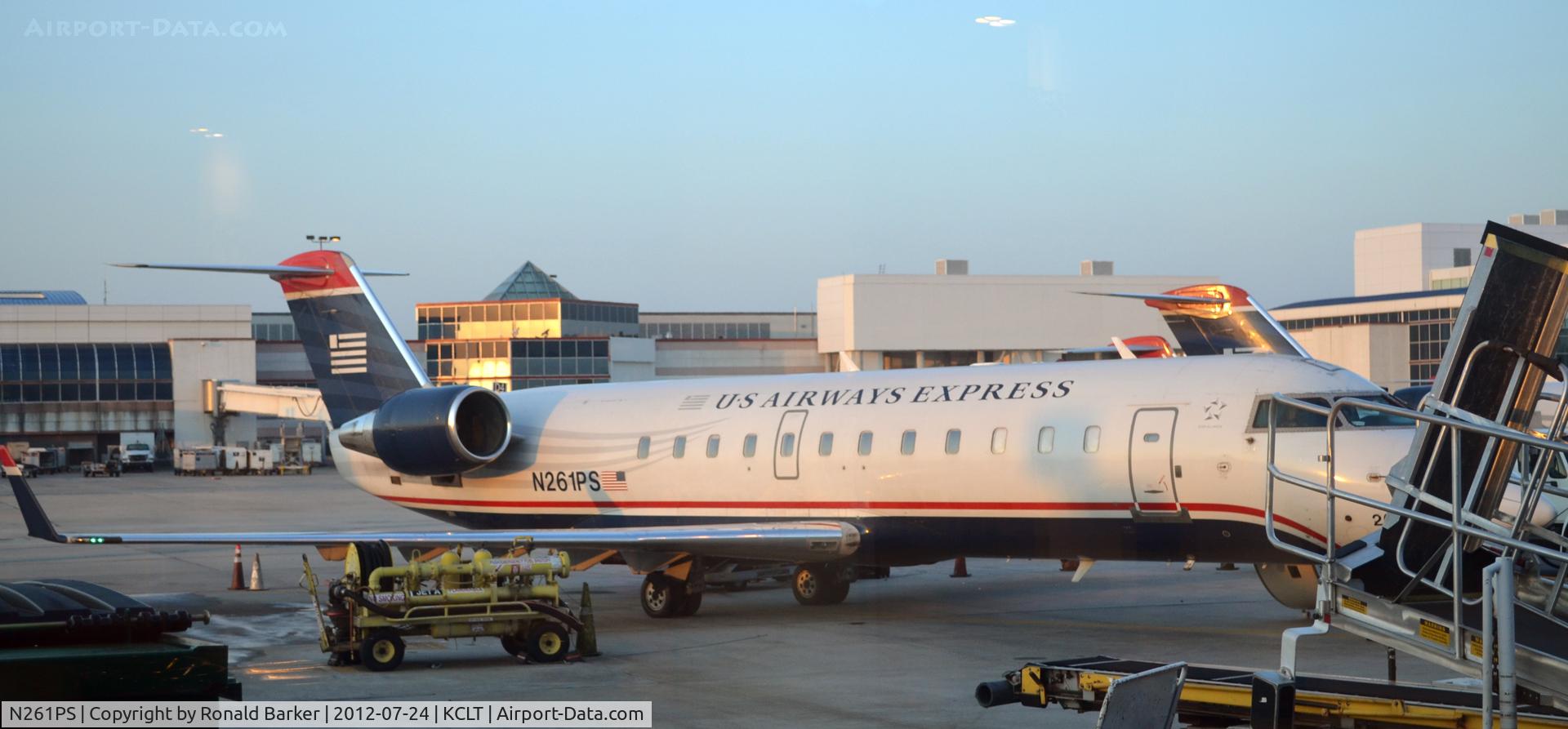 N261PS, 2004 Bombardier CRJ-200ER (CL-600-2B19) C/N 7959, CLT, NC