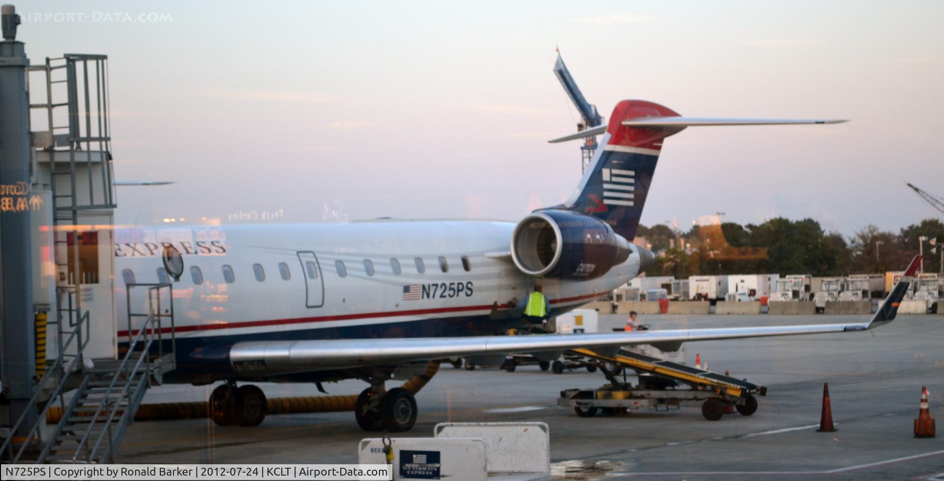 N725PS, 2005 Bombardier CRJ-701 (CL-600-2C10) Regional Jet C/N 10186, CLT, NC