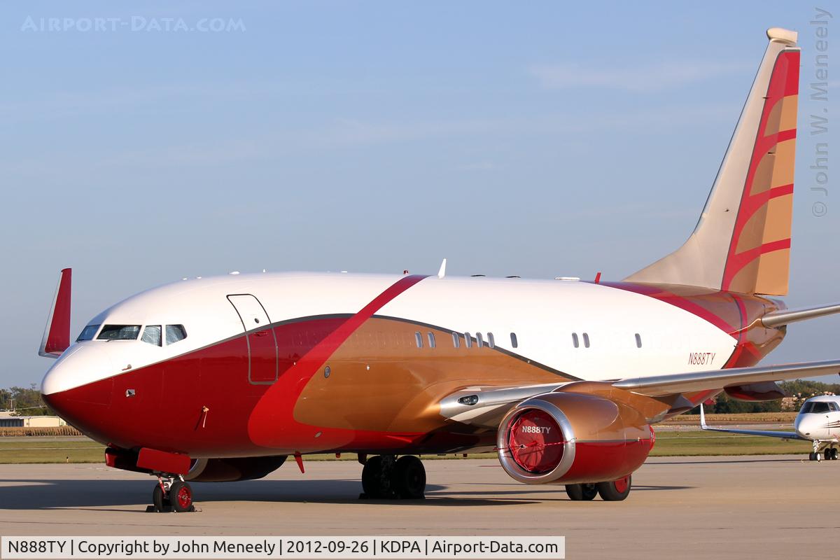 N888TY, 2000 Boeing 737-7AH C/N 29749, Owned by Ty Corporation, this 737 is a real 