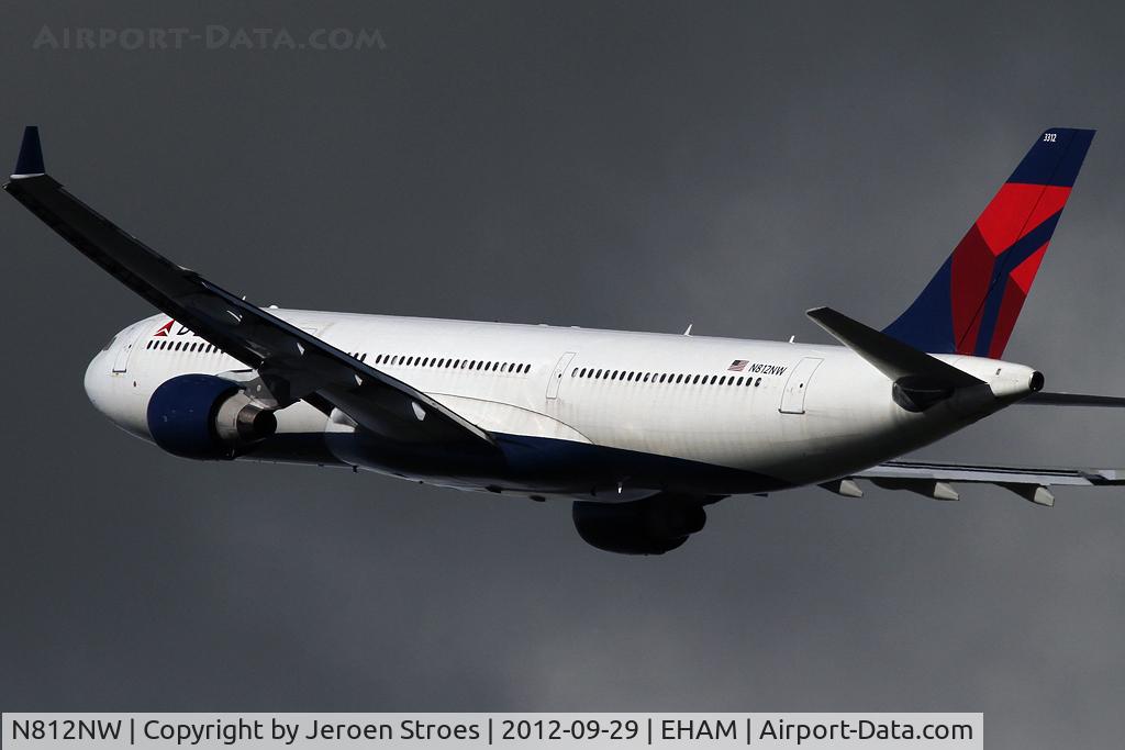 N812NW, 2006 Airbus A330-323 C/N 0784, @schiphol