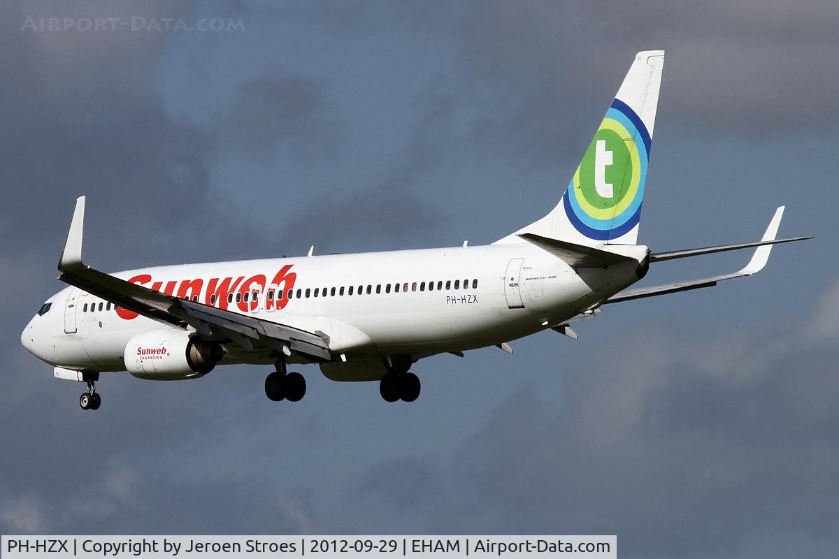 PH-HZX, 2002 Boeing 737-8K2 C/N 28248, @schiphol
