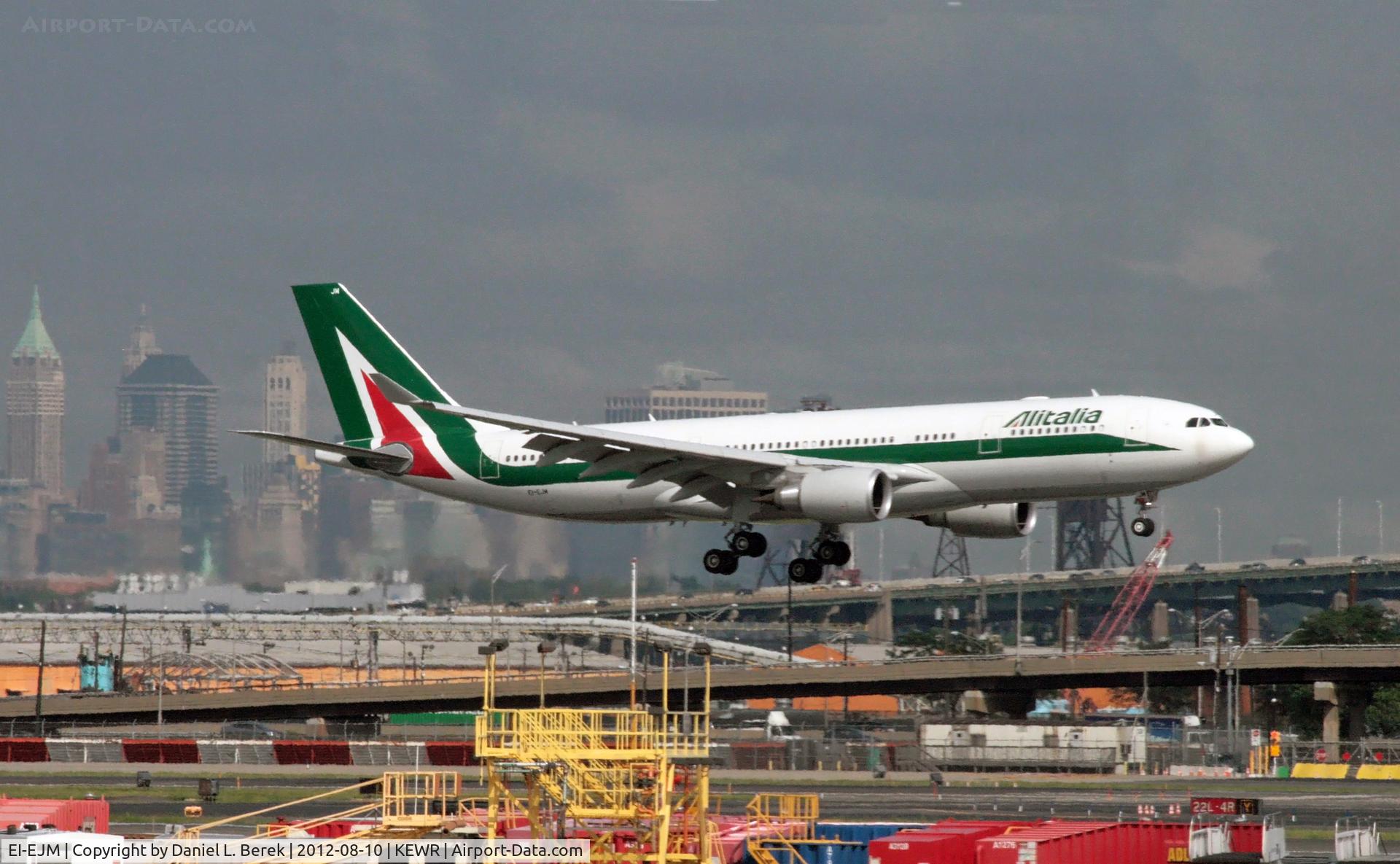 EI-EJM, 2012 Airbus A330-202 C/N 1308, This aircraft was less than 6 months old when I captured her landing on Newark's short runway (no. 29).