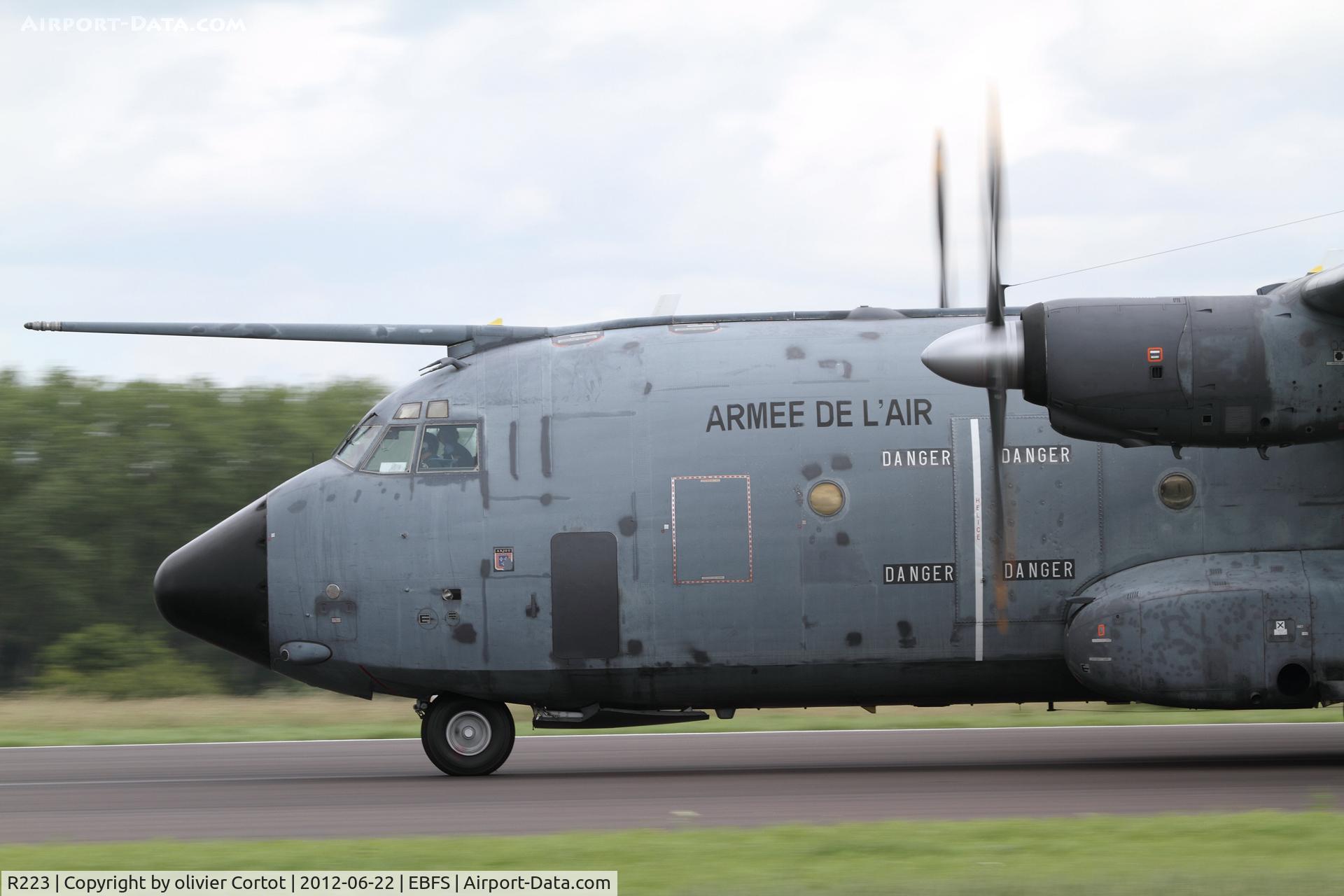 R223, Transall C-160R C/N 226, Landing at Florennes