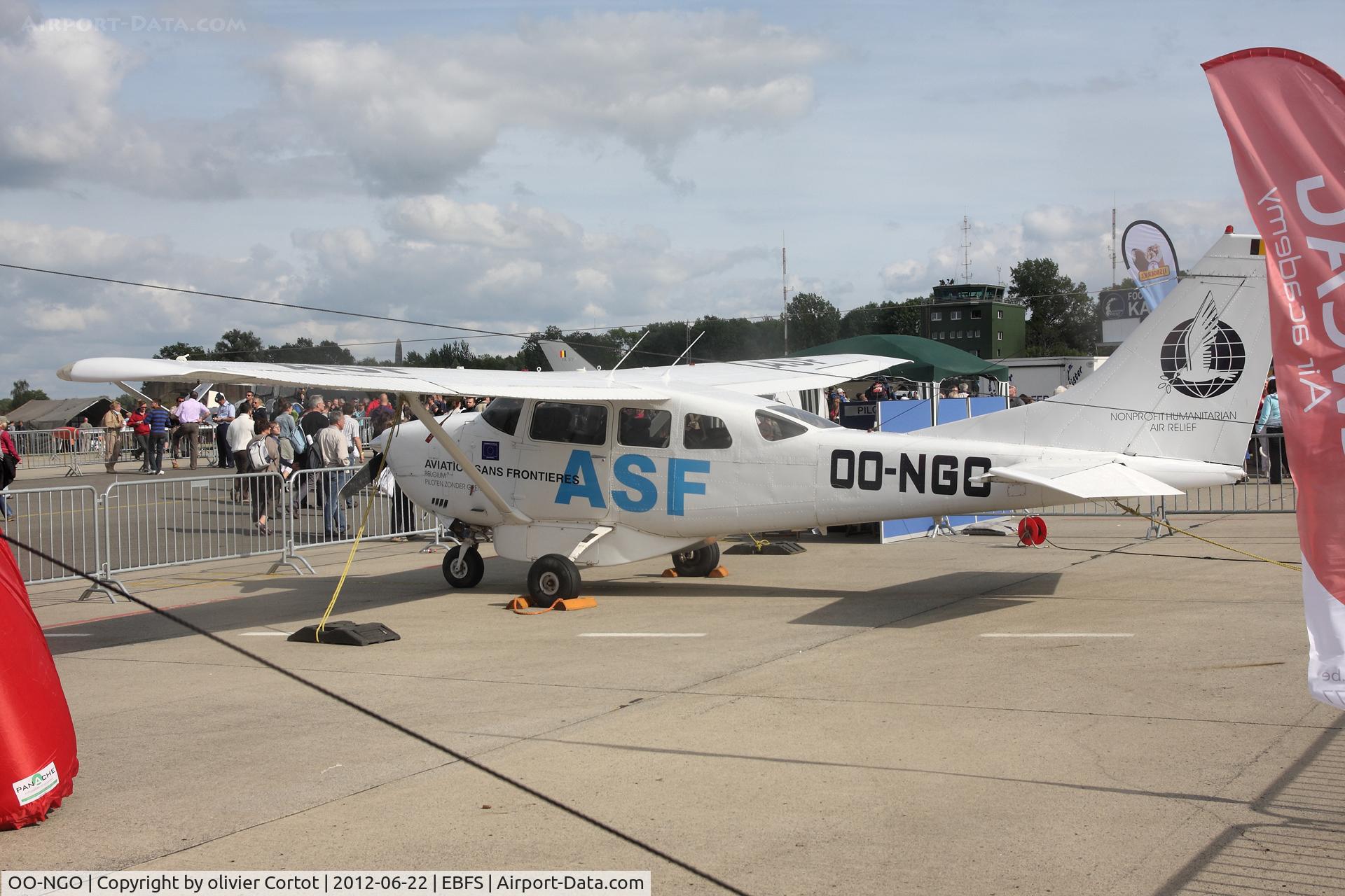 OO-NGO, 1977 Cessna U206G Stationair C/N U20603995, Florennes airshow 2012