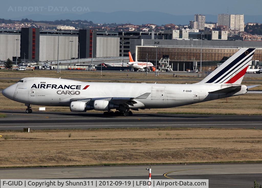 F-GIUD, 2004 Boeing 747-428F/ER/SCD C/N 32870, Taxiing to the Terminal in new Air France c/s