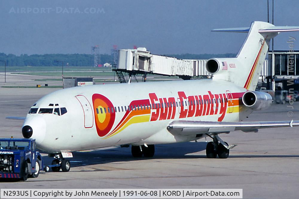 N293US, 1977 Boeing 727-251 C/N 21504, Sun Country pushing back