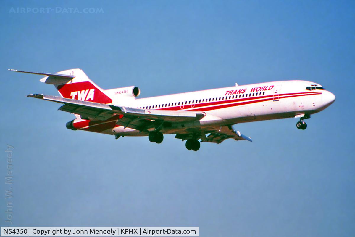 N54350, 1980 Boeing 727-231 C/N 21969, Jan. 1999 - landing at PHX