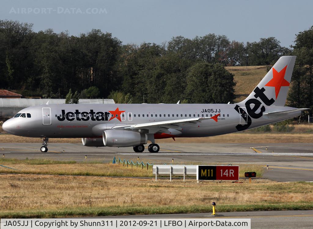JA05JJ, 2012 Airbus A320-232 C/N 5274, Delivery day...