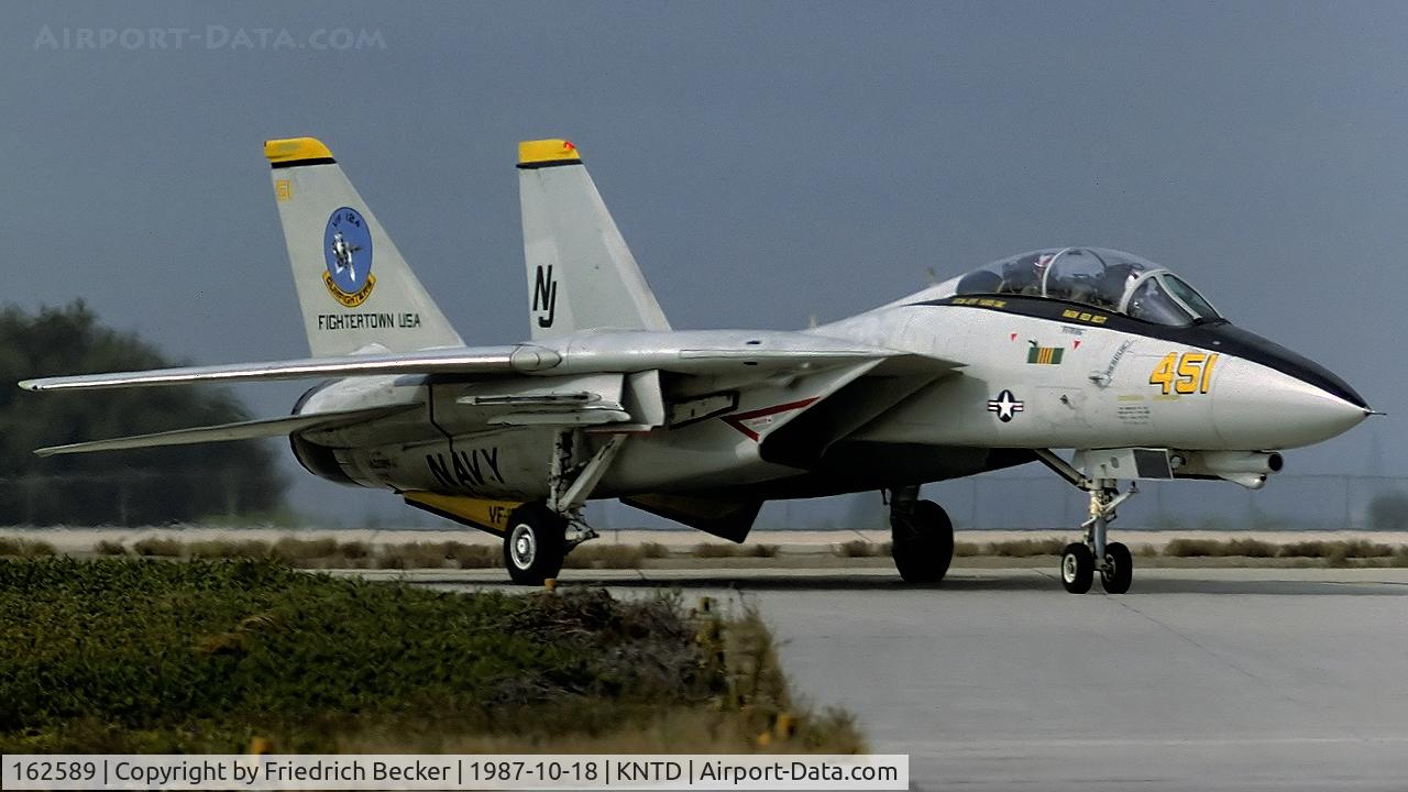 162589, Grumman F-14A Tomcat C/N 511, taxying back to the flightline