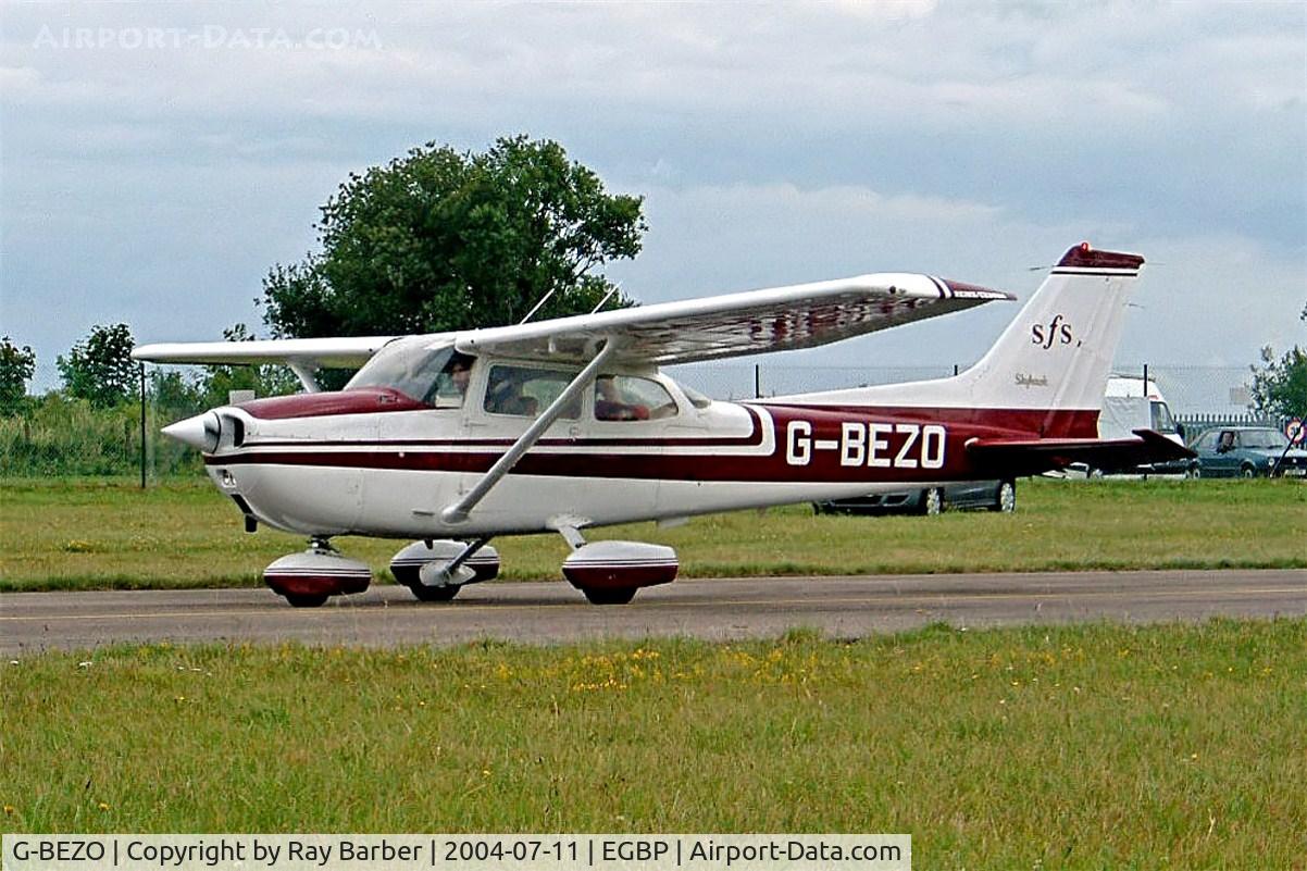 G-BEZO, 1976 Reims F172M ll Skyhawk C/N 1392, R/Cessna F.172M Skyhawk [1392] Kemble~G 11/07/2004