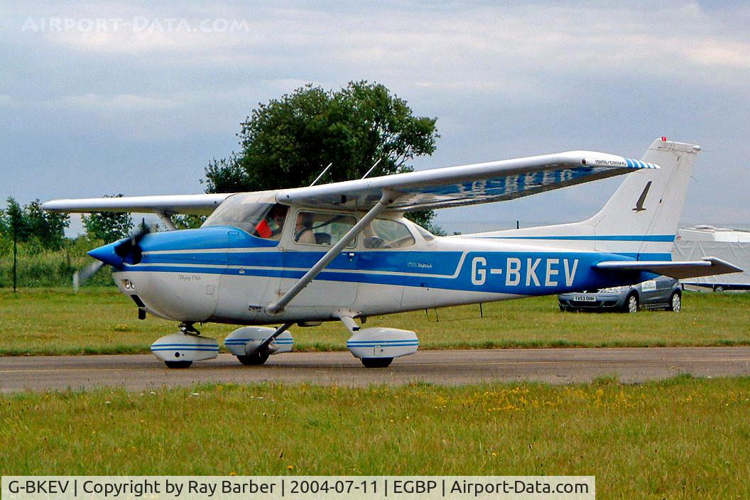 G-BKEV, 1976 Reims F172M Skyhawk Skyhawk C/N 1443, R/Cessna F.172M Skyhawk [1443] Kemble~G 11/07/2004