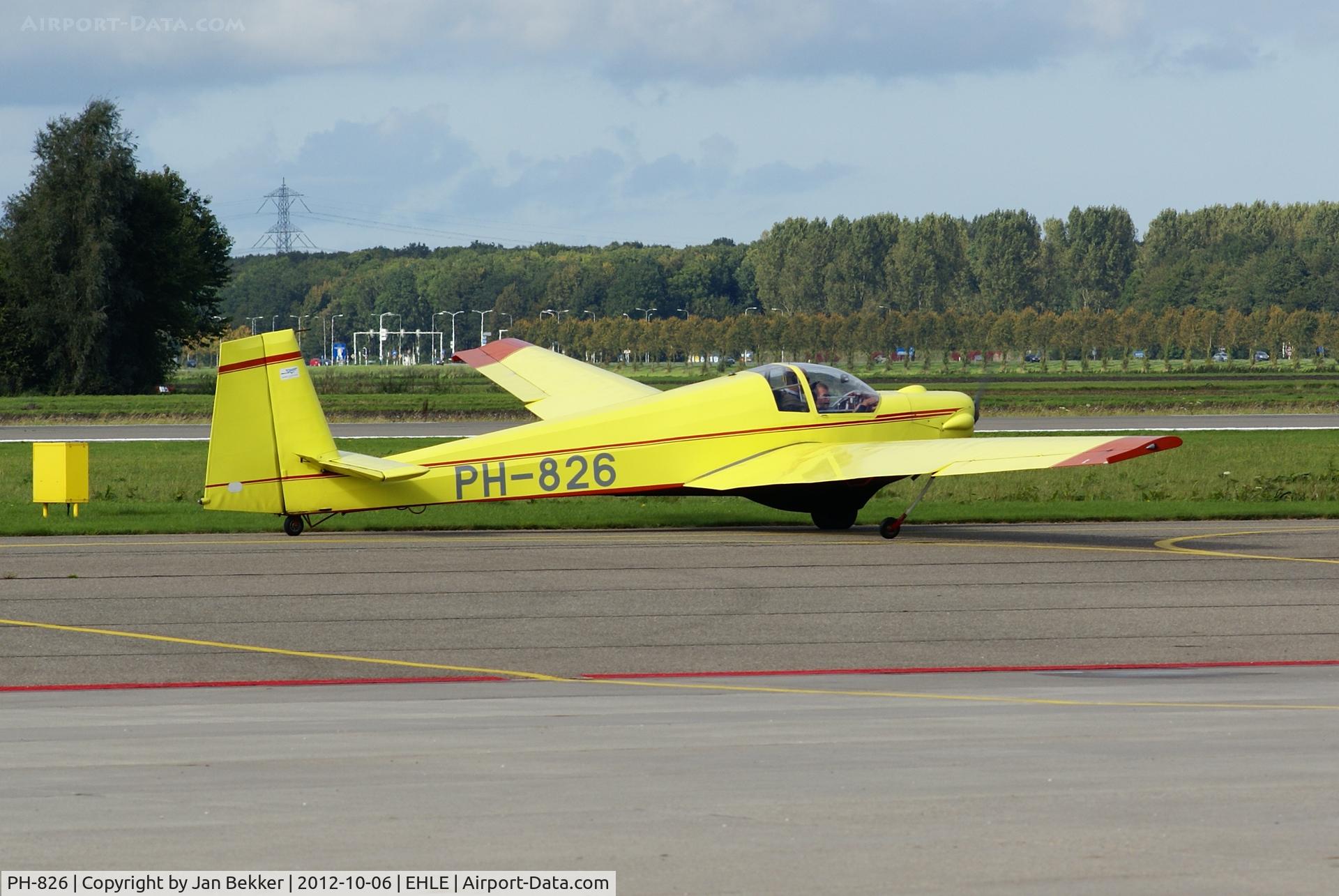 PH-826, Sportavia-Putzer SF-25B Falke C/N 4812, Airport Lelystad