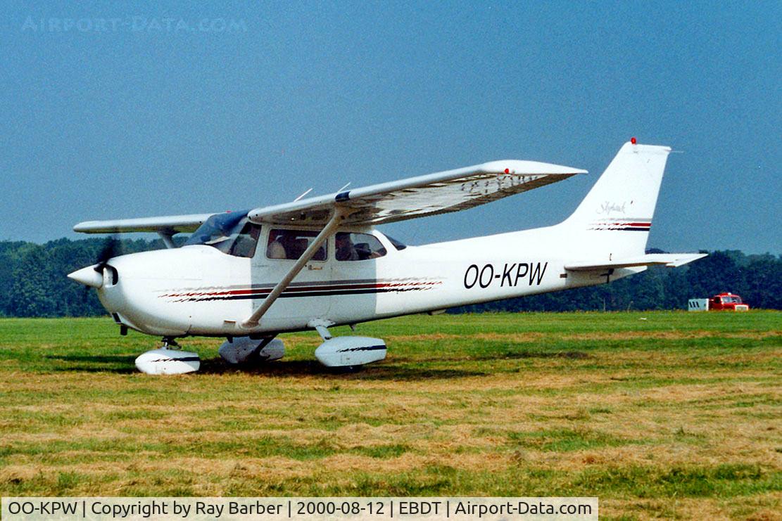 OO-KPW, Cessna 172R C/N 17280065, Cessna 172R Skyhawk [172-80065] Schaffen-Diest~OO 12/08/2000