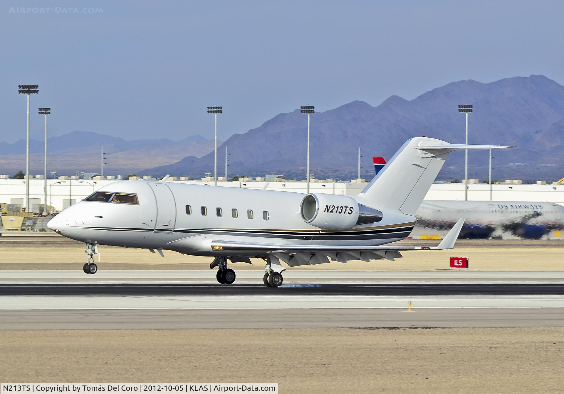 N213TS, 1983 Canadair Challenger 601 (CL-600-2A12) C/N 3013, N213TS 1983 Canadair Ltd CL-600-2A12 C/N 3013

- Las Vegas - McCarran International (LAS / KLAS)
USA - Nevada, October 5, 2012
Photo: Tomás Del Coro