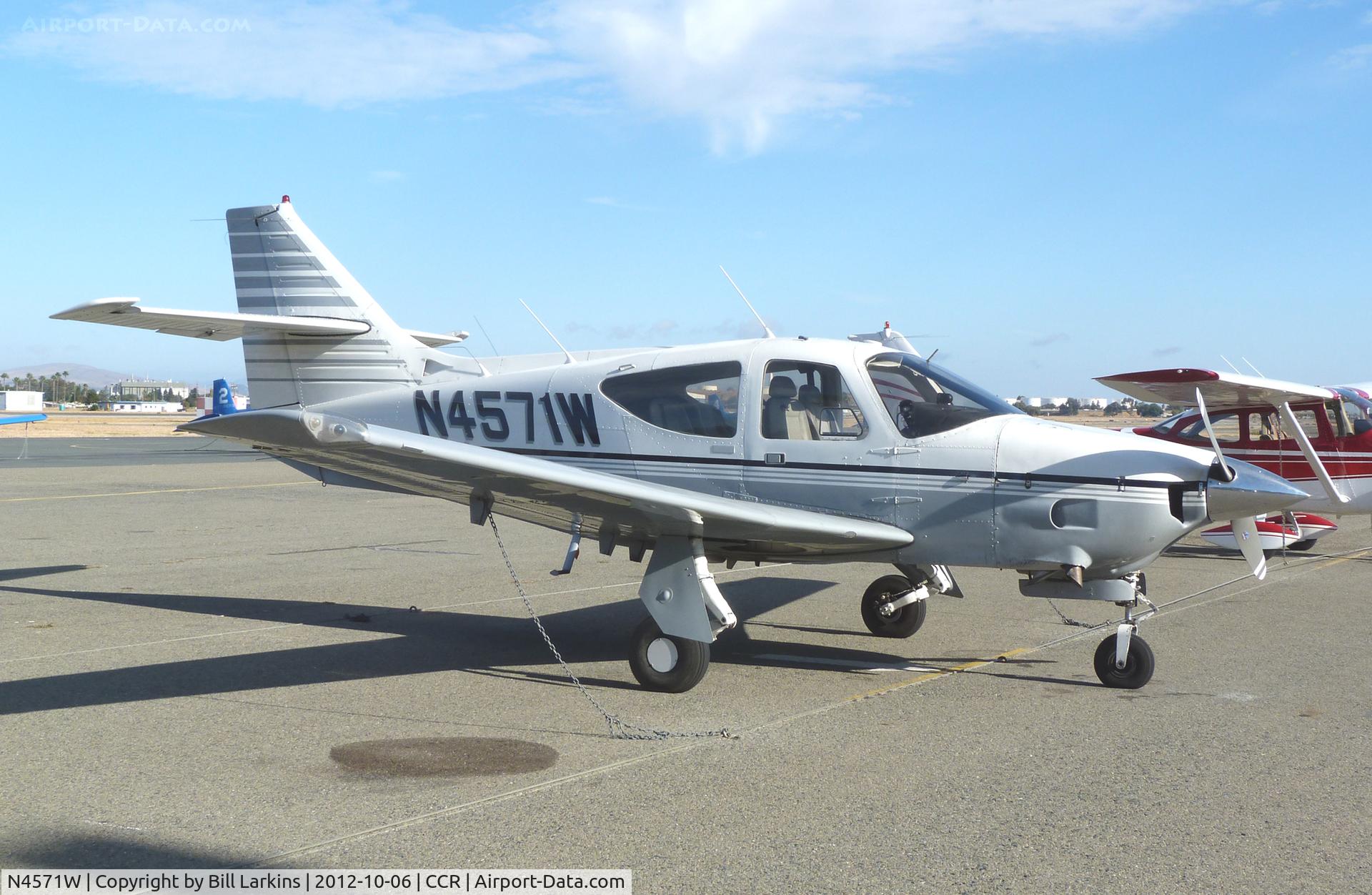 N4571W, 1976 Rockwell International 112TC Commander C/N 13061, Visitor