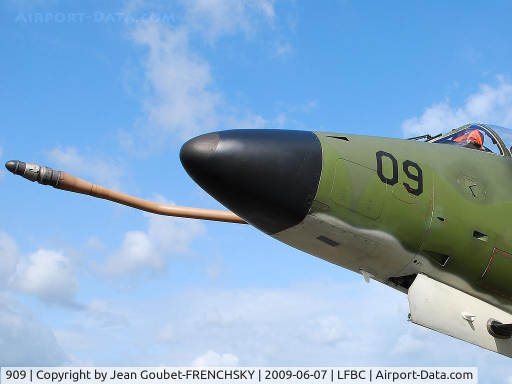 909, Douglas TA-4SU Skyhawk C/N 12267, SINGAPORE AIR FORCE - CAZAUX LFBC