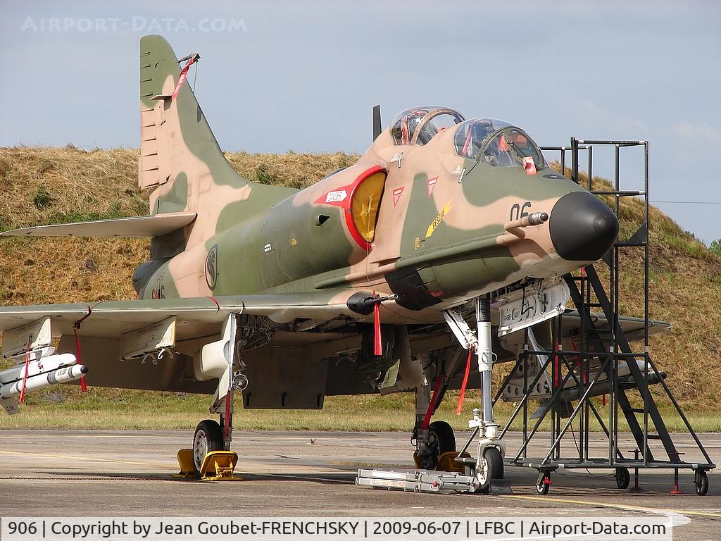 906, Douglas TA-4SU Skyhawk C/N 12162, SINGAPORE AIR FORCE - CAZAUX LFBC