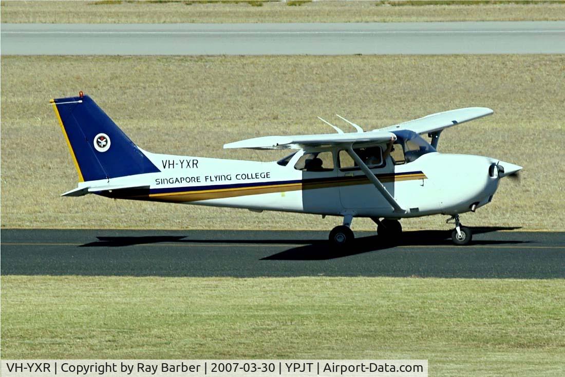 VH-YXR, 2000 Cessna 172R C/N 17280881, Cessna 172R Skyhawk [172-80881] Perth-Jandakot~VH 30/03/2007