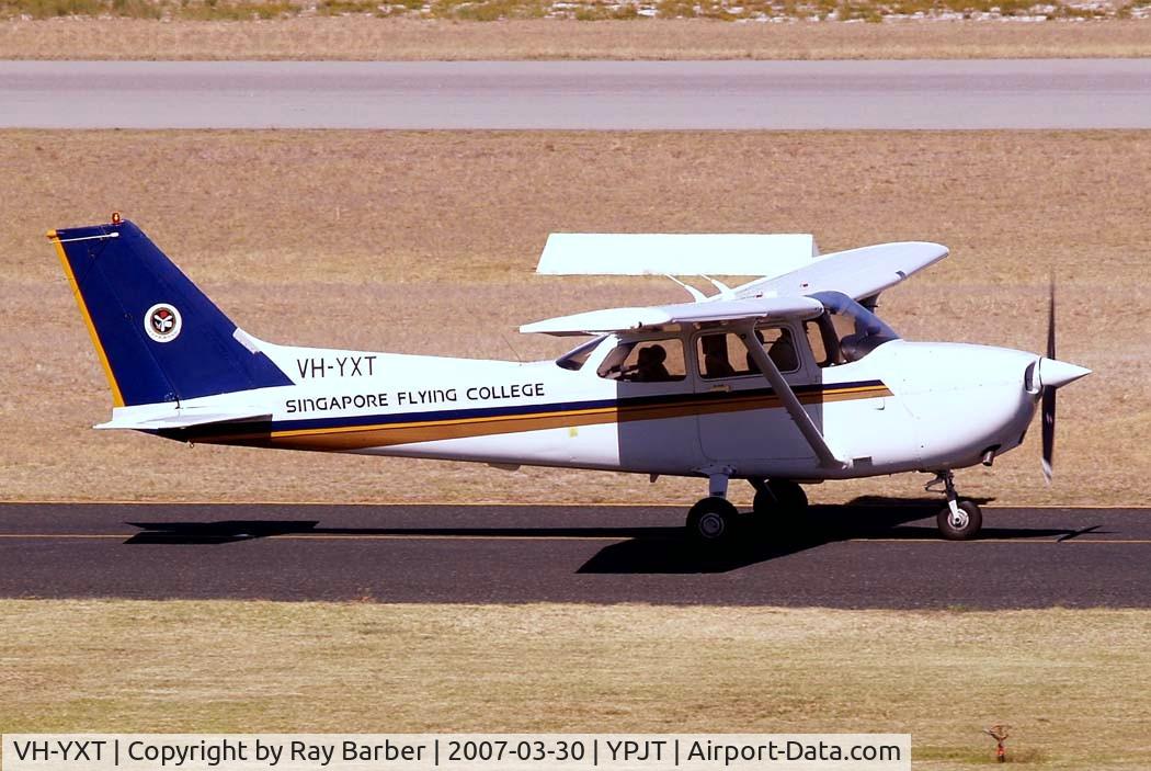 VH-YXT, 2000 Cessna 172R C/N 17280883, Cessna 172R Skyhawk [172-80883] Perth-Jandakot~VH 30/03/2007