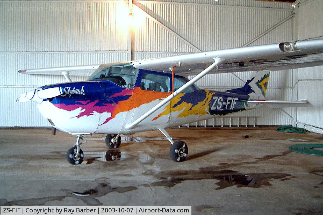 ZS-FIF, 1968 Cessna 172I C/N 172-56705, Cessna 172I Skyhawk [172-56705] Brakpan~ZS 07/10/03