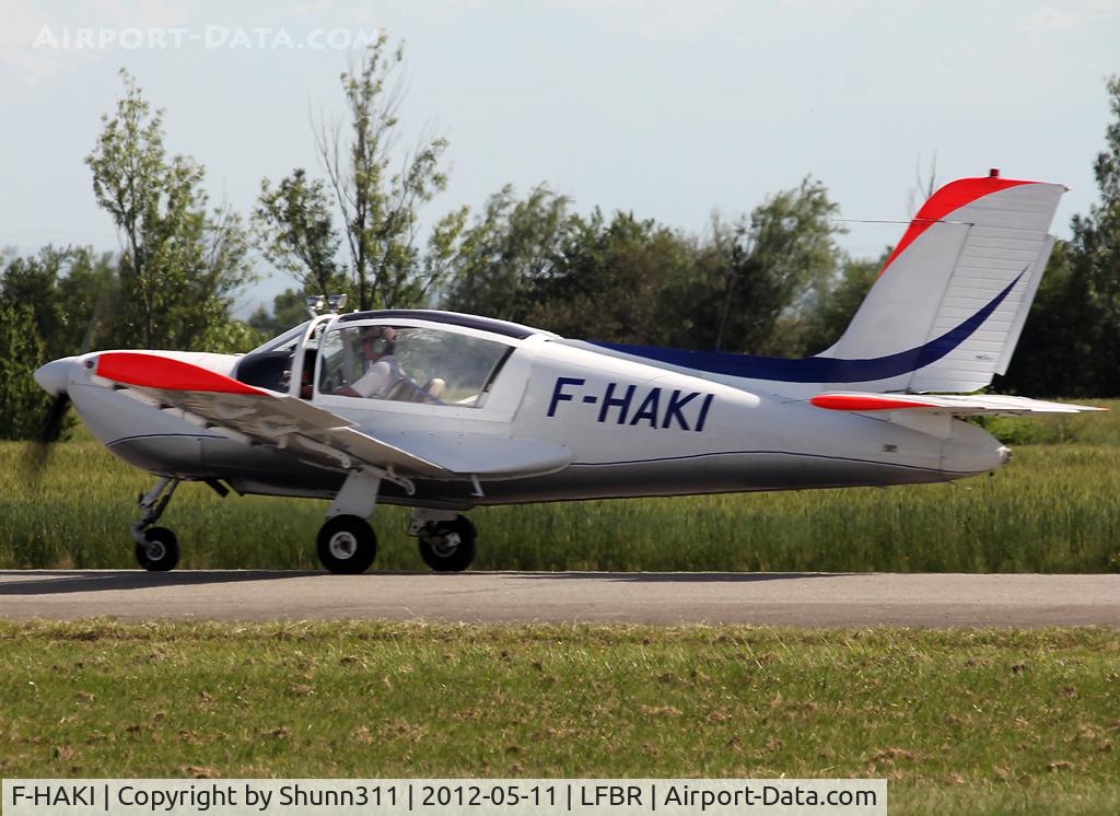 F-HAKI, Socata Rallye 235ED Gabier C/N 12873, Returning to the Airclub after a light flight...